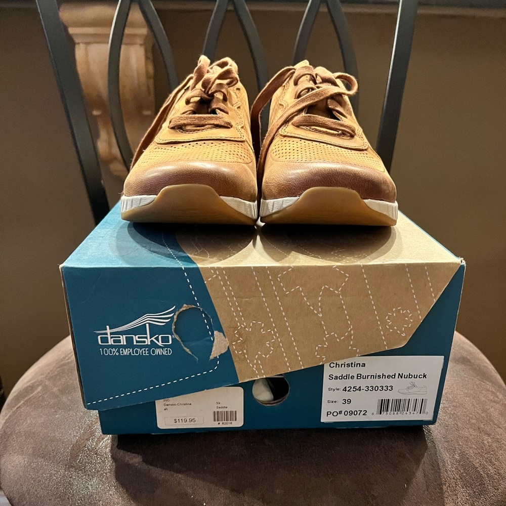 Dansko Christina Saddle Burnished Nubuck 39 tennis shoe